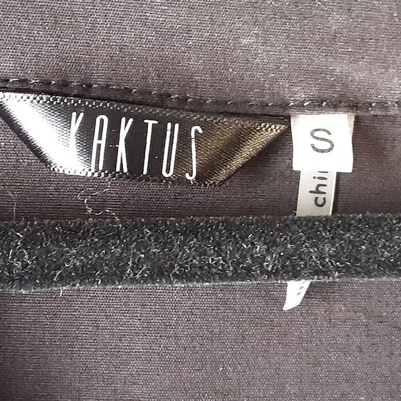 Kaktus Black Cotton Asymmetrical Ruffle V-neck Peplum Blouse - Picture 12 of 14